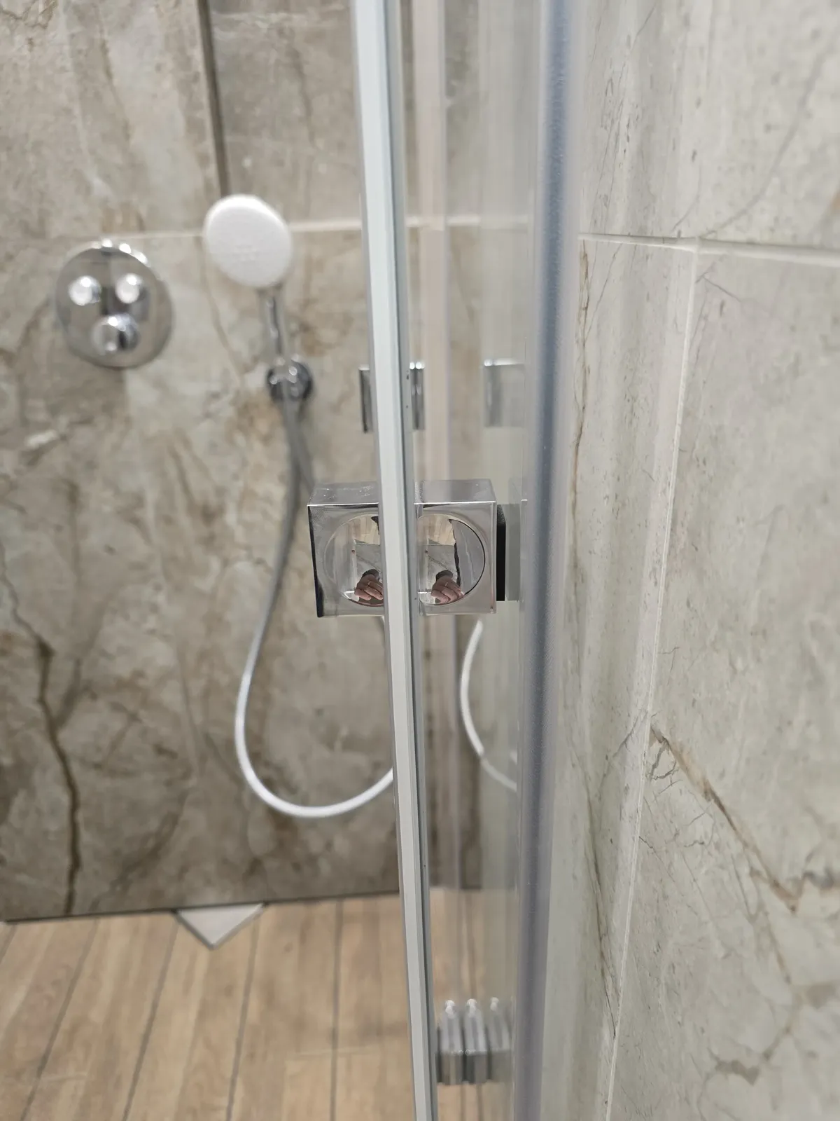 Душ кабина хармоника с обков хром и LuxClear (антиваровито) стъкло — Снимка 3